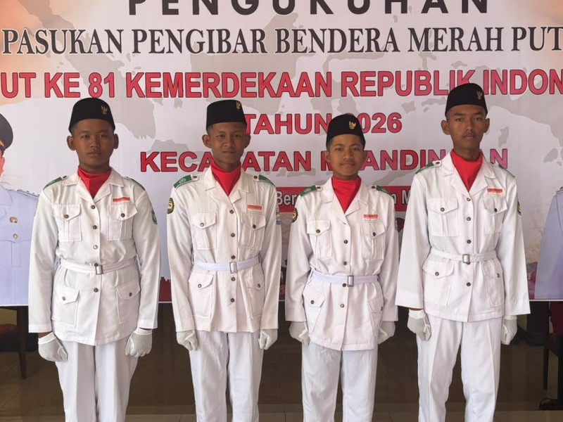 PENERIMAAN PENGHARGAAN PESERTA PASUKANN PASKIBRAKA SISWA SMP NEGERI 2 MLANDINGAN TAHUN2026